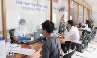  Hà Nội: Kiểm tra, xác minh hiện tượng &apos;nước màu đỏ lạ&apos; tràn vào khu dân cư 