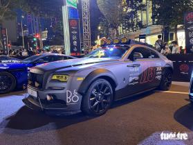 4 siêu xe dị của Gumball 3000: Rolls-Royce hóa thành bán tải, sơn kim cương, dán băng dính cố định  第9张