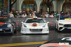 4 siêu xe dị của Gumball 3000: Rolls-Royce hóa thành bán tải, sơn kim cương, dán băng dính cố định  第10张