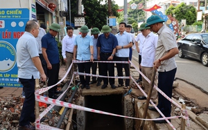 Mưa lớn, xuất hiện nhiều vết nứt dài khiến gần 200 hộ dân tại Sơn La phải di dời khẩn cấp