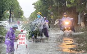 Chủ tịch tỉnh Quảng Ngãi chỉ đạo khẩn ứng phó sạt lở núi, đồi và ngập úng đô thị