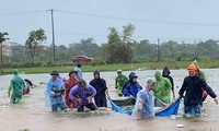  48 giờ quyên góp, vận chuyển nhu yếu phẩm cứu trợ người dân vùng mưa lũ 第14张