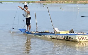 Khai quật khảo cổ tại một di chỉ ở Đồng Nai, phát lộ 2 tấm đá lớn hình chữ nhật màu xám đen