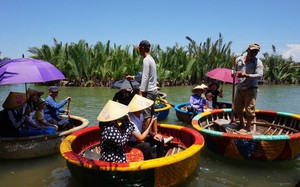 Phó Chủ tịch T.Ư Hội Nông dân Việt Nam Đinh Khắc Đính dự khai mạc chợ sản phẩm nông nghiệp của Quảng  第10张