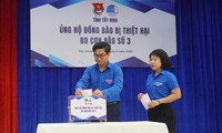  Đoàn thiện nguyện của báo Tiền Phong vào vùng bị cô lập ở Yên Bái để trao quà bạn đọc 第14张