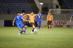 HAGL giành ngôi đầu bảng V-League và bàn thắng lịch sử của tài năng 16 tuổi