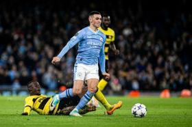 Haaland thăng hoa, Man City vào vòng 1/8 Champions League