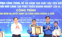  Bạn trẻ hào hứng với trào lưu &apos;Tôi yêu Hà Nội vì…&apos; 