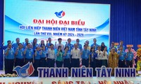  Cùng vượt nghịch cảnh, xây dựng gia đình trẻ hạnh phúc 