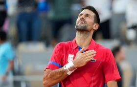 Djokovic tranh Huy chương vàng với Alcaraz