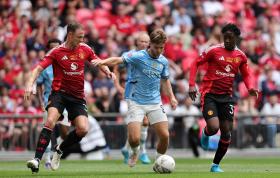 Đánh bại Man Utd, Man City giành Siêu cúp Anh