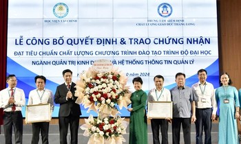  Vụ chủ tịch thị trấn bị điều tra vì lạm quyền: Khởi tố cha con một giám đốc 