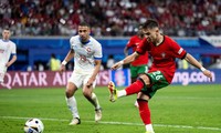  Ronaldo nối dài mạch thăng hoa, Bồ Đào Nha &apos;độc cô cầu bại&apos; ở UEFA Nations League 