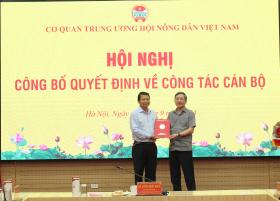 Chủ tịch Hội NDVN Lương Quốc Đoàn trao Quyết định nghỉ hưu cho đồng chí  Phạm Minh Hùng chuyên trách công tác phía Nam